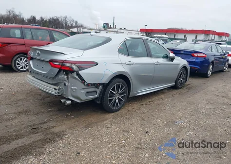 2021 Toyota Camry Se z USA, uszkodzony, nr VIN 4T1G11AK6MU467841
